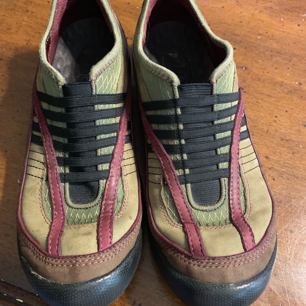 size 7 slip on shoes